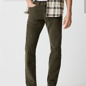 J. Crew Men's Dark Green Corduroy Pants Size 29x32. “Pure Olive” EUC